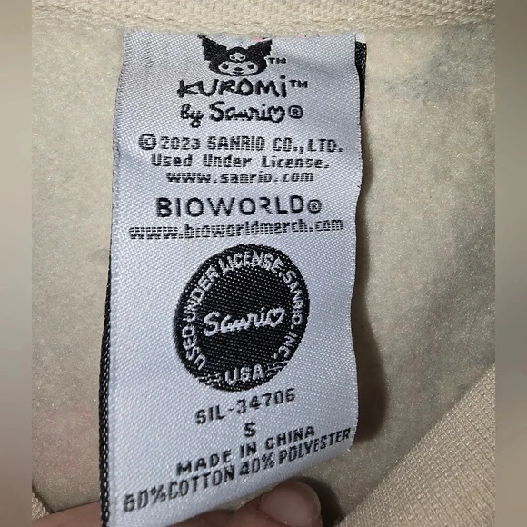 Kuromi by San Rio Bioworld Crewneck Sweatshirt Allover Printed Graphic Women's S - Picture 6 of 6